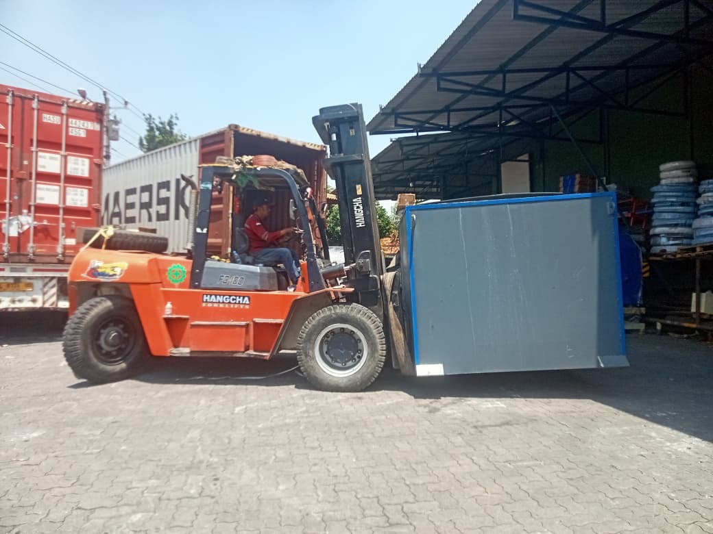 Forklift 10 ton pindah mesin - CV. Sakti Trans Nusantara