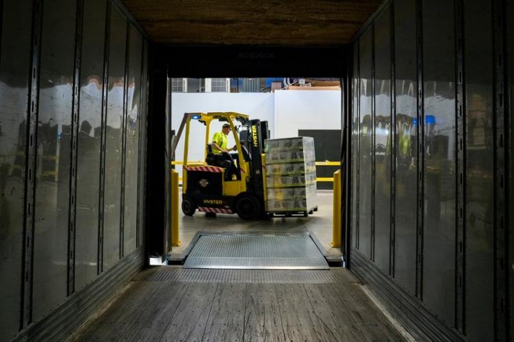 Jasa Rental Forklift Semarang Harga Kompetitif dengan Fasilitas Lengkap - CV. Sakti Trans Nusantara