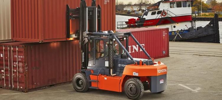 Kelebihan Menggunakan Sewa Forklift Semarang, Anda Harus Tahu! - CV. Sakti Trans Nusantara
