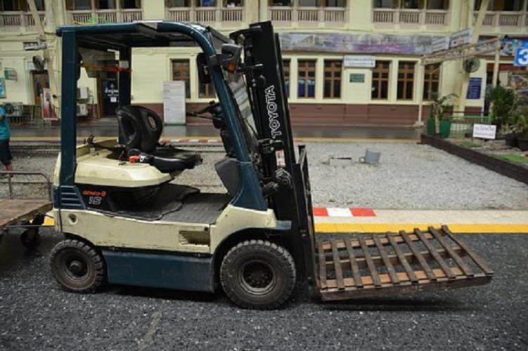 Rental Forklift Semarang dengan Alat Terbaik dan Harga Kompetitif - CV. Sakti Trans Nusantara