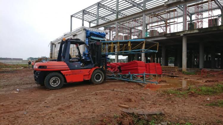 Rental Forklift Semarang Jadi Solusi Praktis dalam Pemindahan Barang - CV. Sakti Trans Nusantara