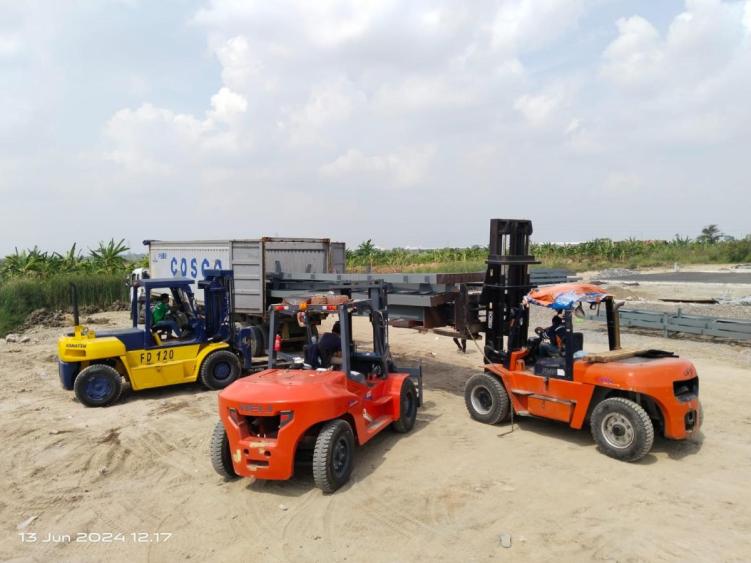 Rental Forklift Semarang Meringankan Pekerjaan di Industri Konstruksi - CV. Sakti Trans Nusantara
