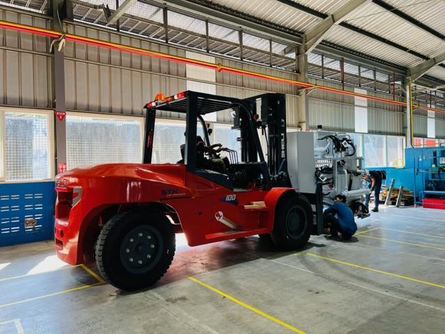 Sewa Forklift Semarang 10 Ton Dukung Efisiensi Logistik Bisnis - CV. Sakti Trans Nusantara
