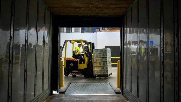 Sewa Forklift Semarang dan Crane dengan Harga Termurah - CV. Sakti Trans Nusantara