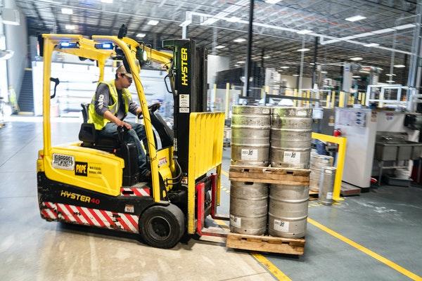 Sewa Forklift Semarang dengan Berbagai Merek dan Ukuran - CV. Sakti Trans Nusantara