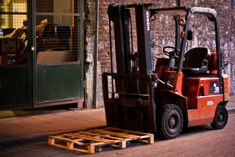 Sewa Forklift Semarang dengan Pelayanan Baik, Tawarkan Ragam Benefit - CV. Sakti Trans Nusantara