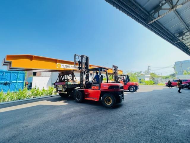 Sewa Forklift Semarang, Keuntungan Sewa Dibanding Membeli - CV. Sakti Trans Nusantara