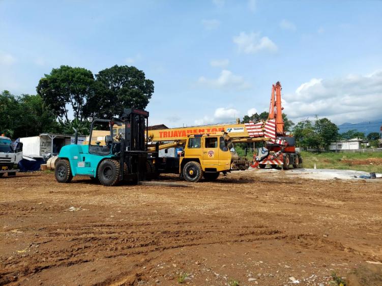 Sewa Forklift Semarang Pilihan Sewa Fleksibel dan Mudah - CV. Sakti Trans Nusantara